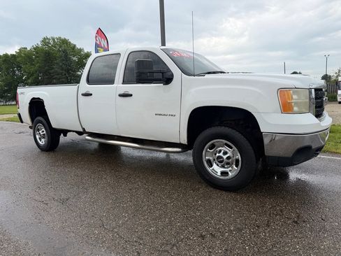 Used 2011 GMC Sierra 2500 W/T AWD/4WD image 1