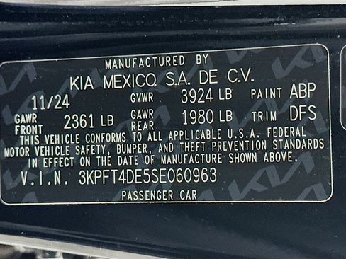Used 2025 Kia K4 LXS image 12