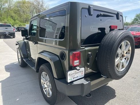 Used 2016 Jeep Wrangler Sahara AWD/4WD image 7