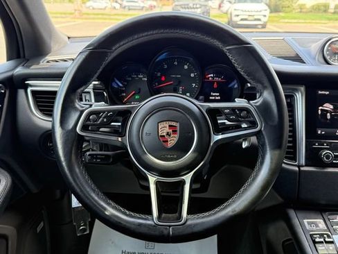 Used 2017 Porsche Macan image 45