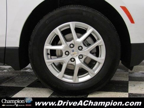 Certified 2023 Chevrolet Equinox LS w/ LS Convenience Package image 3