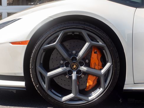 Used 2024 Lamborghini Huracan Tecnica RWD image 11