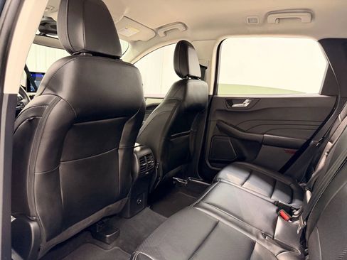 Used 2022 Ford Escape SEL image 16