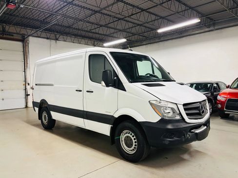 Used 2016 Mercedes-Benz Sprinter 2500 image 4