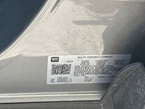 Used 2025 Chevrolet Trax LT w/ LT Convenience Package FWD image 13