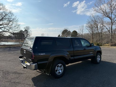Used 2010 Toyota Tacoma 4x4 Access Cab V6 image 5
