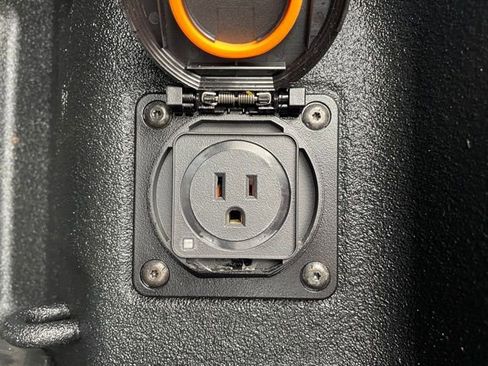 Used 2025 Chevrolet Silverado 2500 Custom w/ Custom Value Package image 14