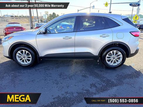 Used 2020 Ford Escape SE image 13