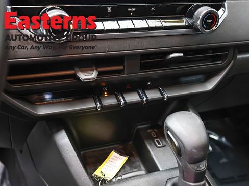 Used 2023 Chevrolet Colorado W/T image 21