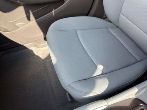 Used 2017 Chevrolet Malibu LT FWD image 26