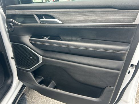 Used 2024 Jeep Wagoneer L Series II image 23