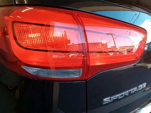 Used 2016 Kia Sportage LX image 37