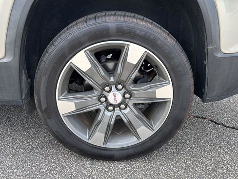 Used 2017 GMC Acadia SLT image 6