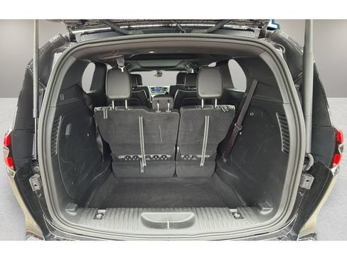 Used 2026 Chrysler Pacifica Limited w/ S Appearance Package FWD image 32