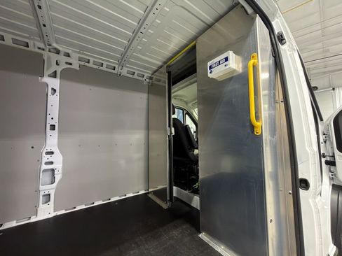 Used 2025 RAM ProMaster 2500 w/ Convenience Group FWD image 16