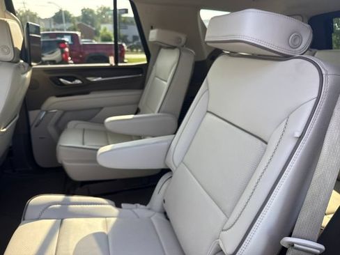Used 2024 GMC Yukon Denali w/ Denali Reserve Package AWD/4WD image 14