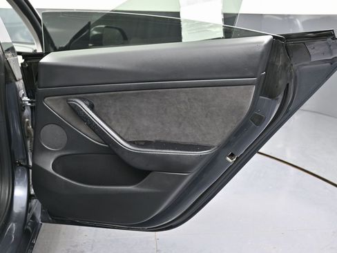 Used 2022 Tesla Model 3 Performance image 41