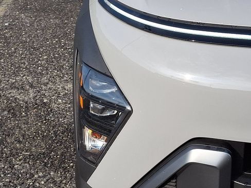 Certified 2025 Hyundai Kona SE AWD/4WD image 33
