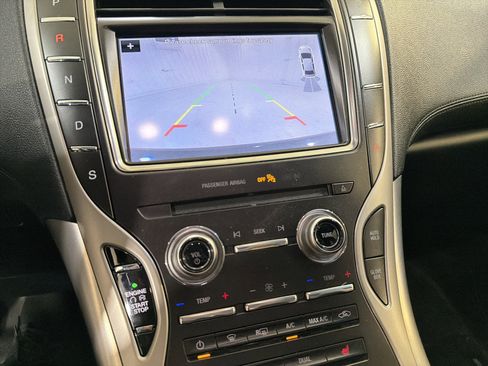 Used 2019 Lincoln Nautilus FWD image 18