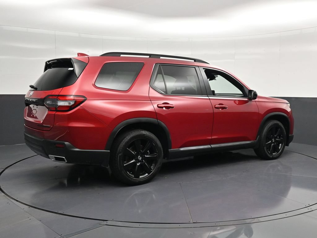 Used 2025 Honda Pilot Black Edition image 3