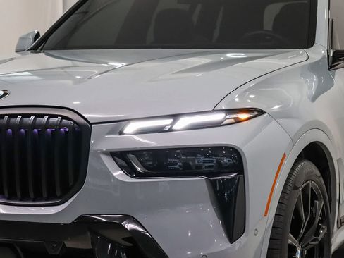 Used 2025 BMW X7 xDrive40i w/ M Sport Package AWD/4WD image 7
