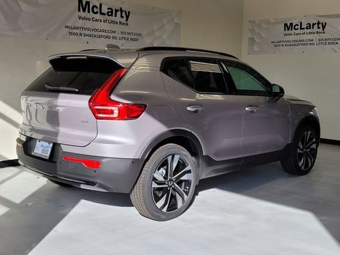 New 2026 Volvo XC40 B4 Plus w/ Climate Package FWD image 7