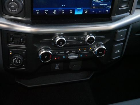 Used 2022 Ford F150 Lariat w/ Max Trailer Tow Package image 23