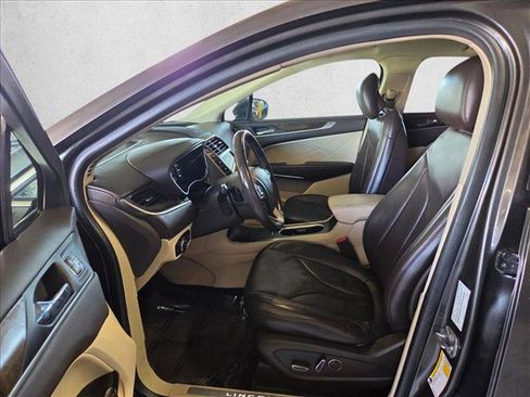Used 2019 Lincoln MKC Reserve w/ MKC Climate Package FWD image 10