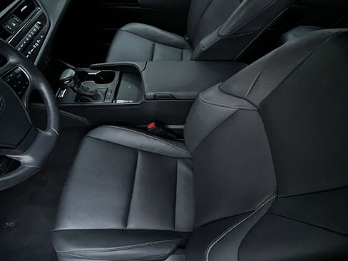 Used 2024 Lexus ES 350 w/ Premium Package image 15