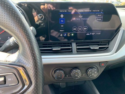 Certified 2024 Chevrolet Trax RS w/ Sunroof Package FWD image 13