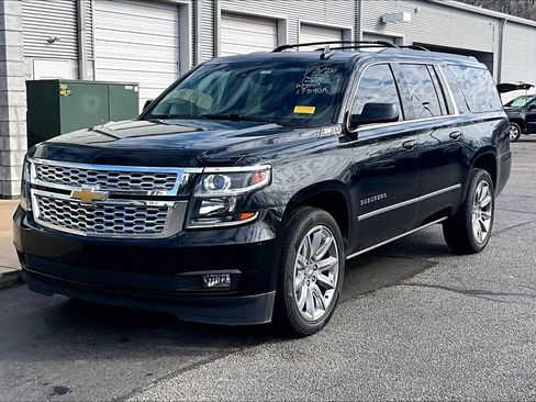 Used 2016 Chevrolet Suburban LT image 2