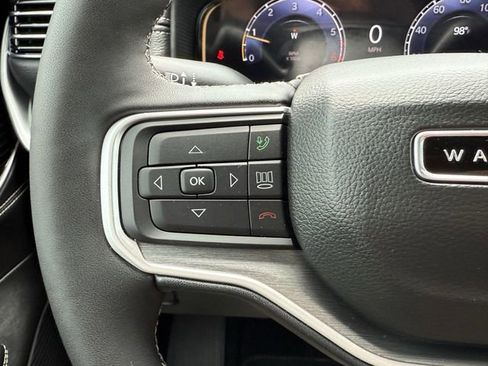 New 2025 Jeep Wagoneer L Series II AWD/4WD image 21