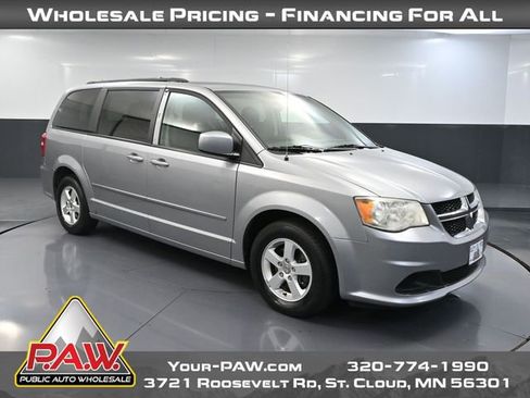 Used 2013 Dodge Grand Caravan SXT FWD image 1