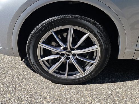 Used 2023 Audi SQ5 Premium Plus w/ Premium Plus Package image 7