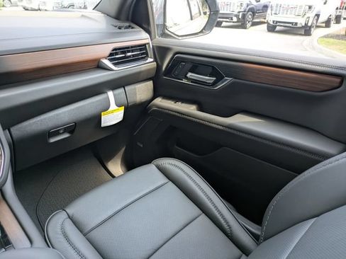 New 2026 GMC Yukon Denali w/ Denali Reserve Package RWD image 22
