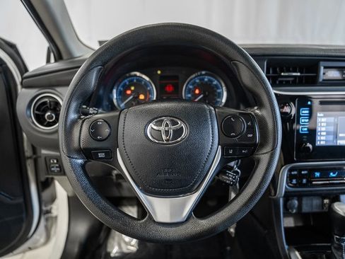 Used 2019 Toyota Corolla LE image 24