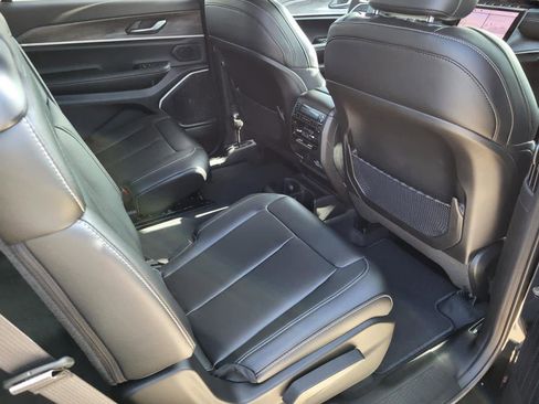 New 2025 Jeep Grand Cherokee L Limited w/ Black Appearance Package image 11