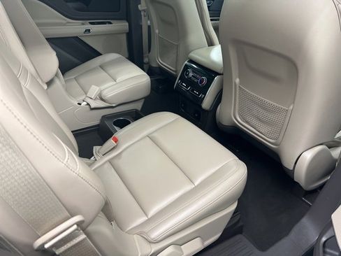 Certified 2022 Lincoln Aviator AWD w/ Premium Package image 24
