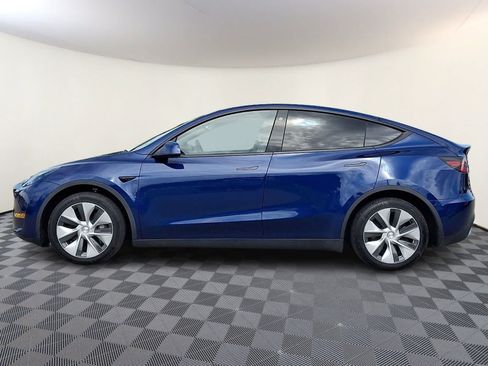 Used 2023 Tesla Model Y AWD image 8
