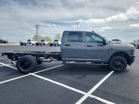 New 2026 RAM 3500 Tradesman AWD/4WD image 9