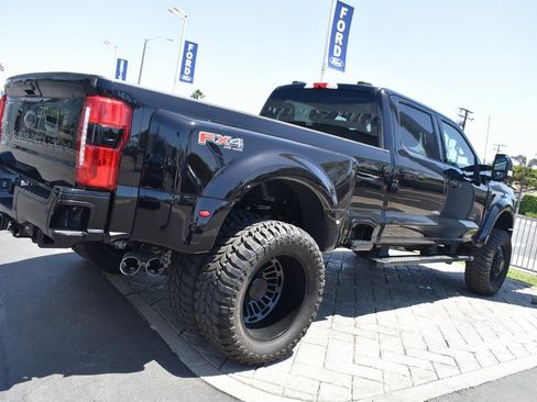 Used 2025 Ford F450 Lariat w/ FX4 Off-Road Package image 36