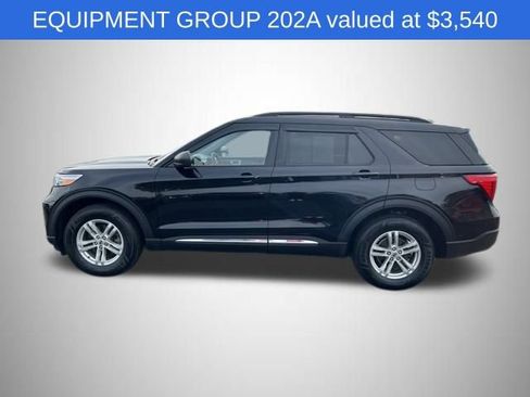 Used 2022 Ford Explorer XLT w/ Equipment Group 202A image 2