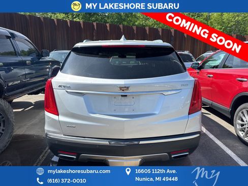 Used 2017 Cadillac XT5 Platinum w/ Driver Assist Package AWD/4WD image 8