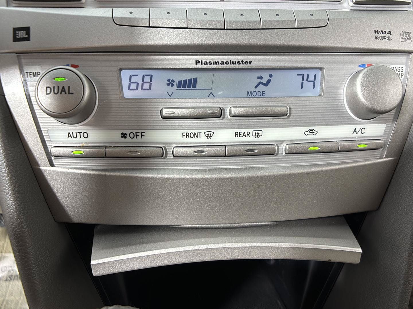 Used 2010 Toyota Camry Hybrid w/ Upgrade Pkg FWD image 29