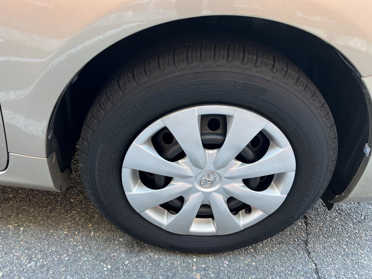 Used 2010 Toyota Corolla LE FWD image 29