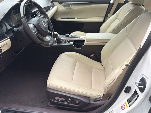 Used 2016 Lexus ES 350 w/ Premium Package w/Wood Trim image 9