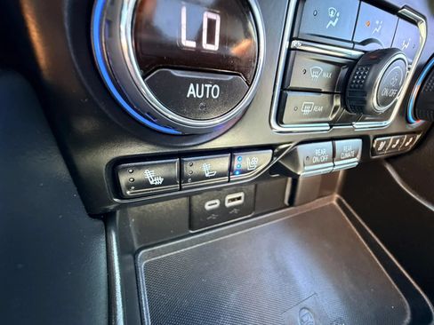 Used 2023 Chevrolet Tahoe High Country AWD/4WD image 19
