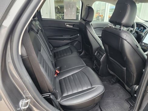 Used 2022 Ford Edge SEL w/ Convenience Package image 16