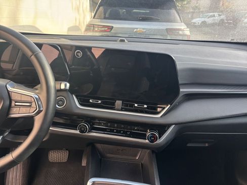 Used 2025 Chevrolet Equinox LT image 18