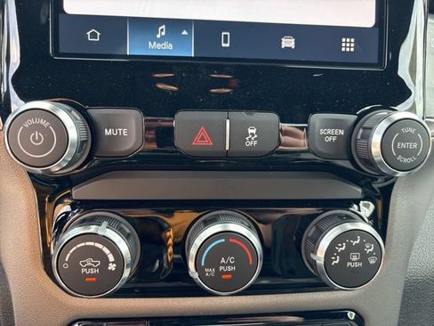 New 2026 RAM 3500 Big Horn AWD/4WD image 20